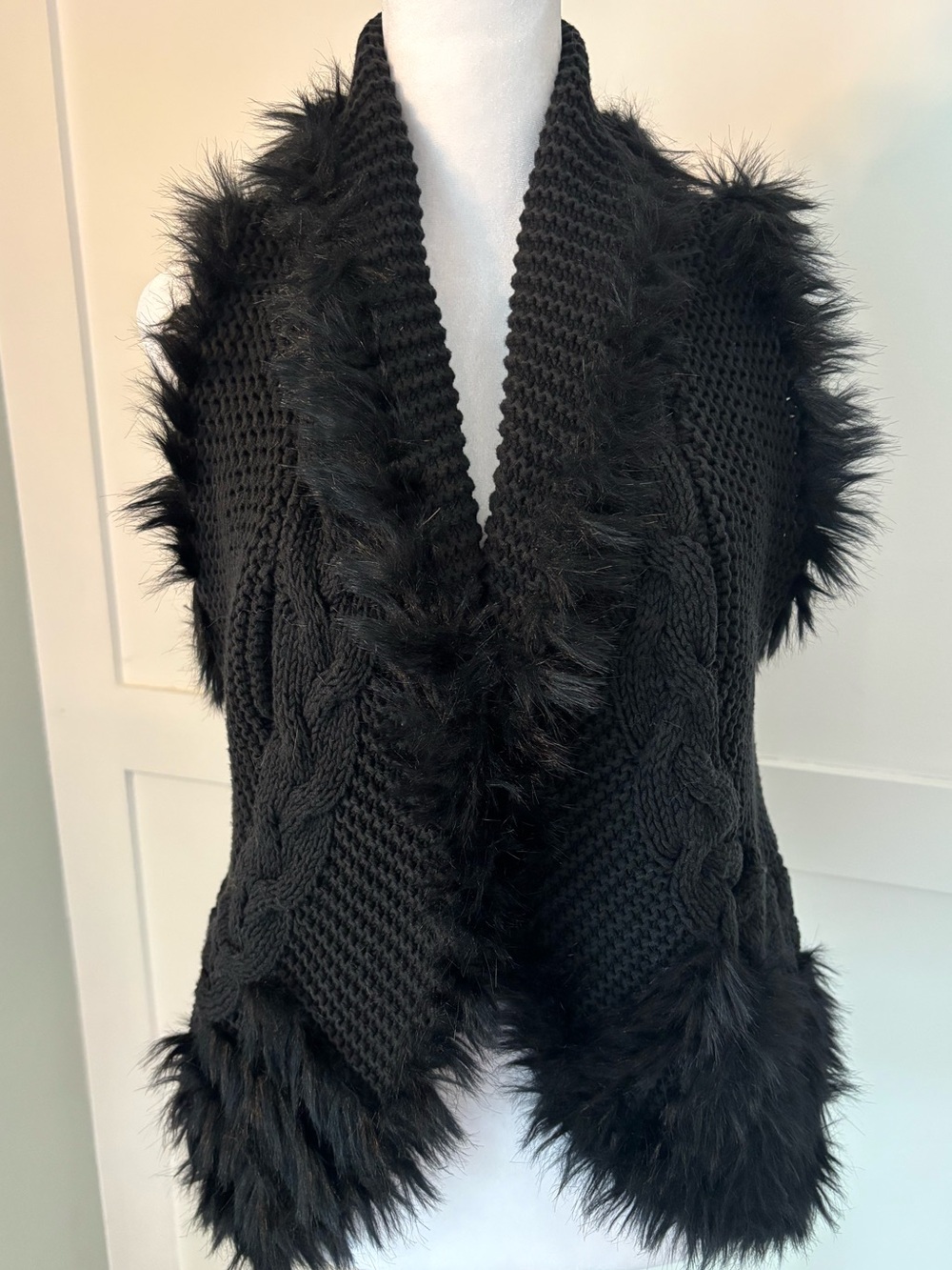 Lilly Pulitzer Black Cable Knit Torini Vest size small